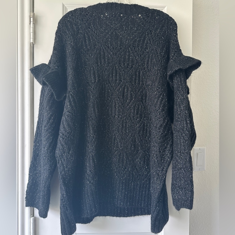 NWOT✨Old Navy Women's Black Textured Crew Neck Sweater - Picture 6 of 8